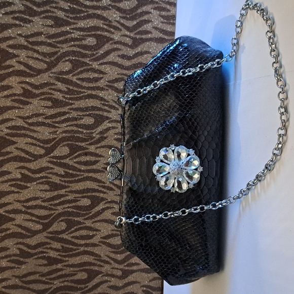 Brighton First Kiss *Blinged by Dean* clutch - Picture 7 of 10